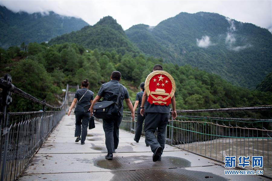 （新华全媒头条·图文互动）（14）历史交汇点上的宏伟蓝图——《中共中央关于制定国民经济和社会发展第十四个五年规划和二〇三五年远景目标的建议》诞生记